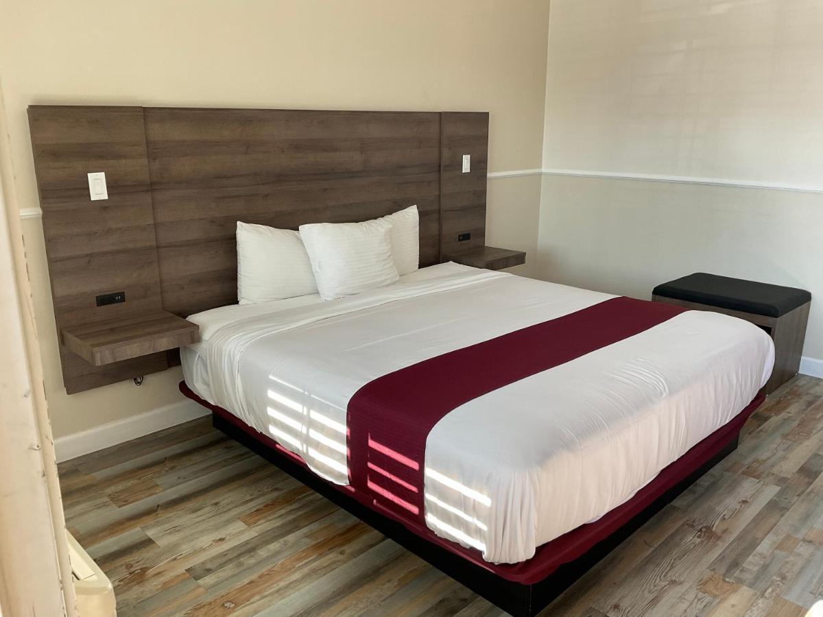 Escondido Inn Екстериор снимка