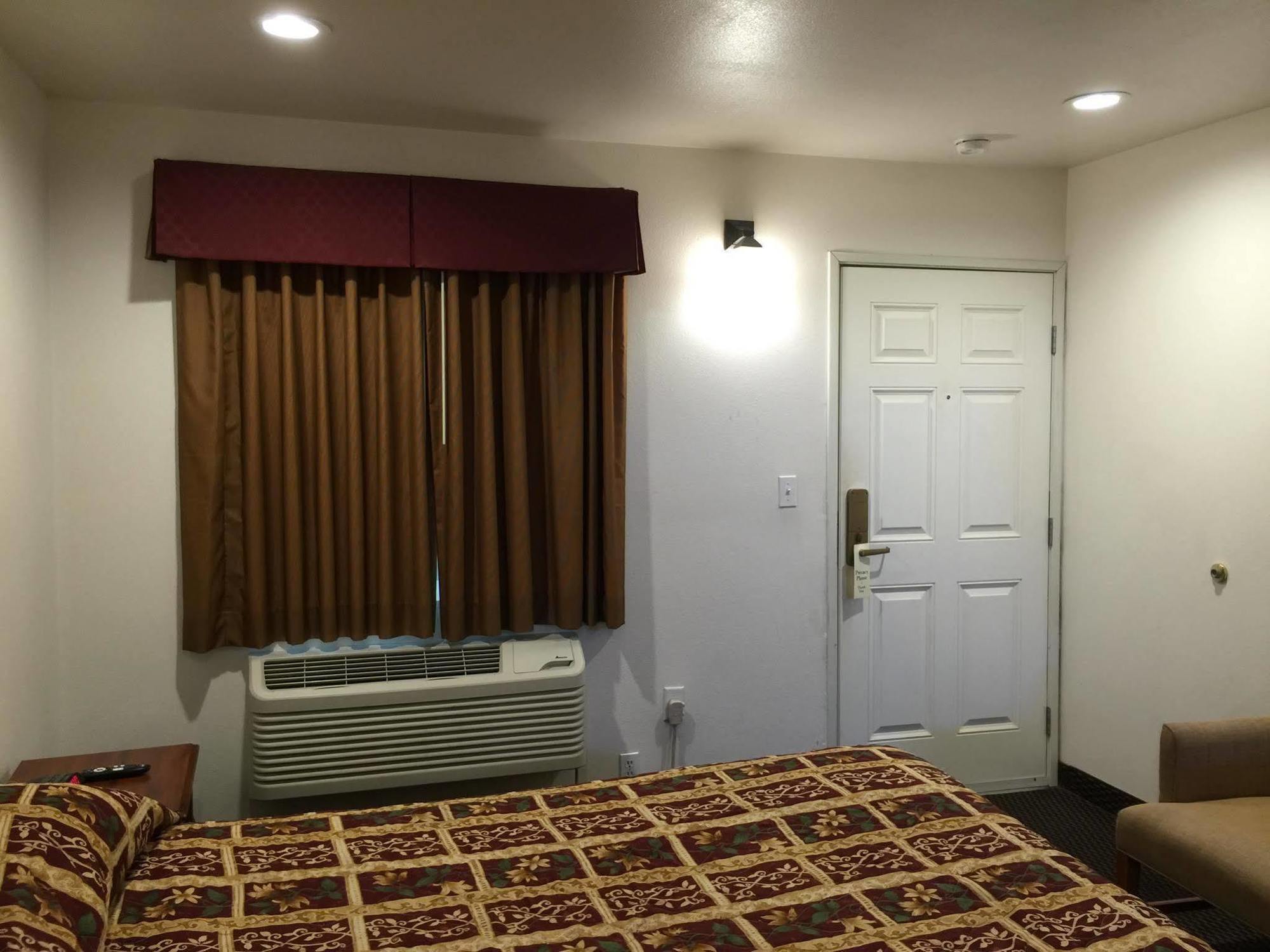 Escondido Inn Екстериор снимка