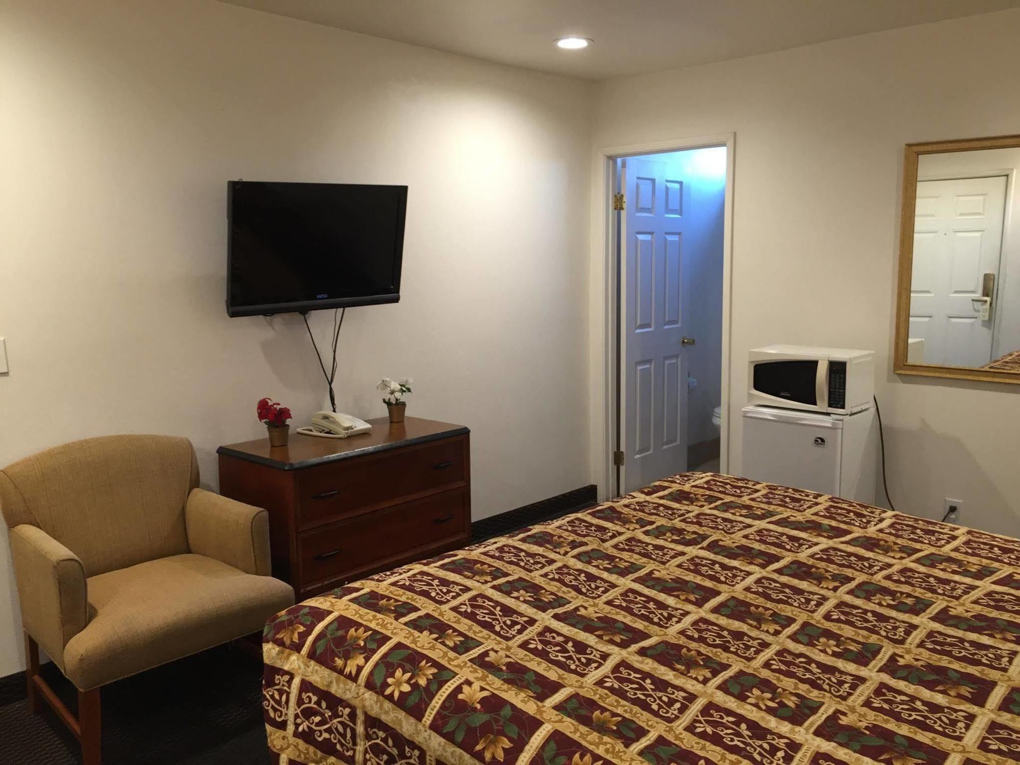 Escondido Inn Екстериор снимка